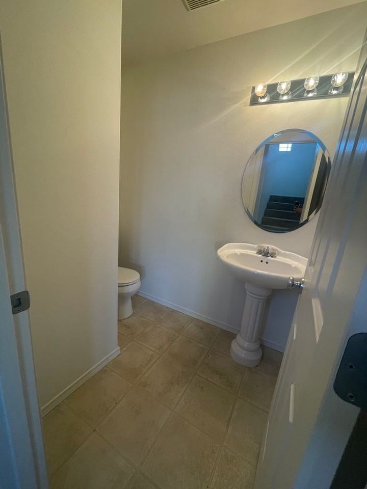 7622 Quadra Dr - Photo 3 of 30