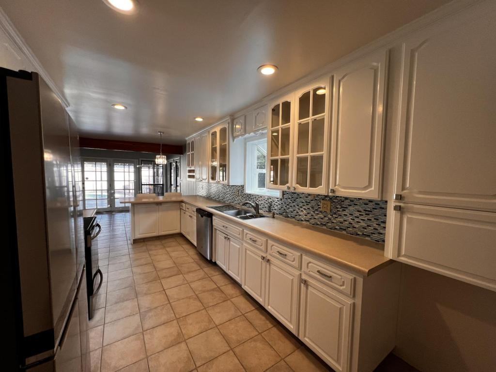 133 Warrington Ave - Photo 2 of 17