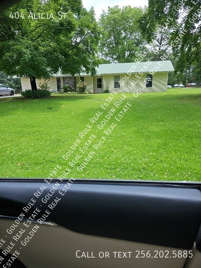 404 Alicia St - Photo 3 of 23