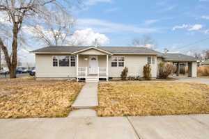 featured image of 166 Se E St