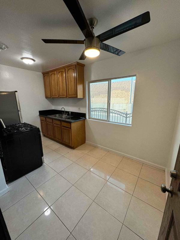 12764 Dalewood St - Photo 3 of 7