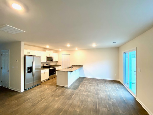 1439 N Cardiff Trl - Photo 4 of 19