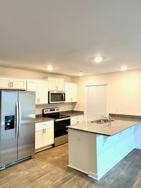 1439 N Cardiff Trl - Photo 5 of 19