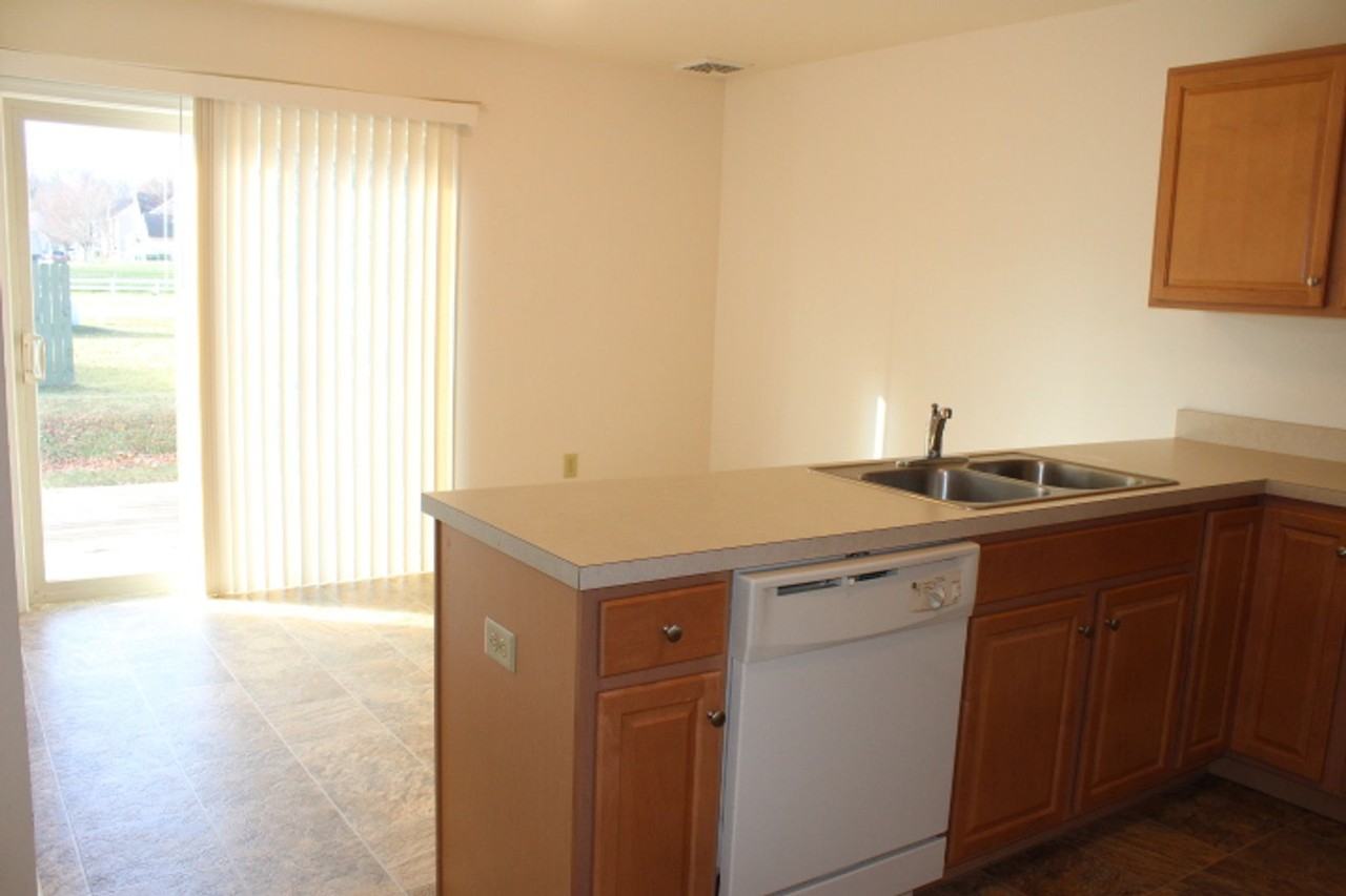 12 W High St - Photo 3 of 10