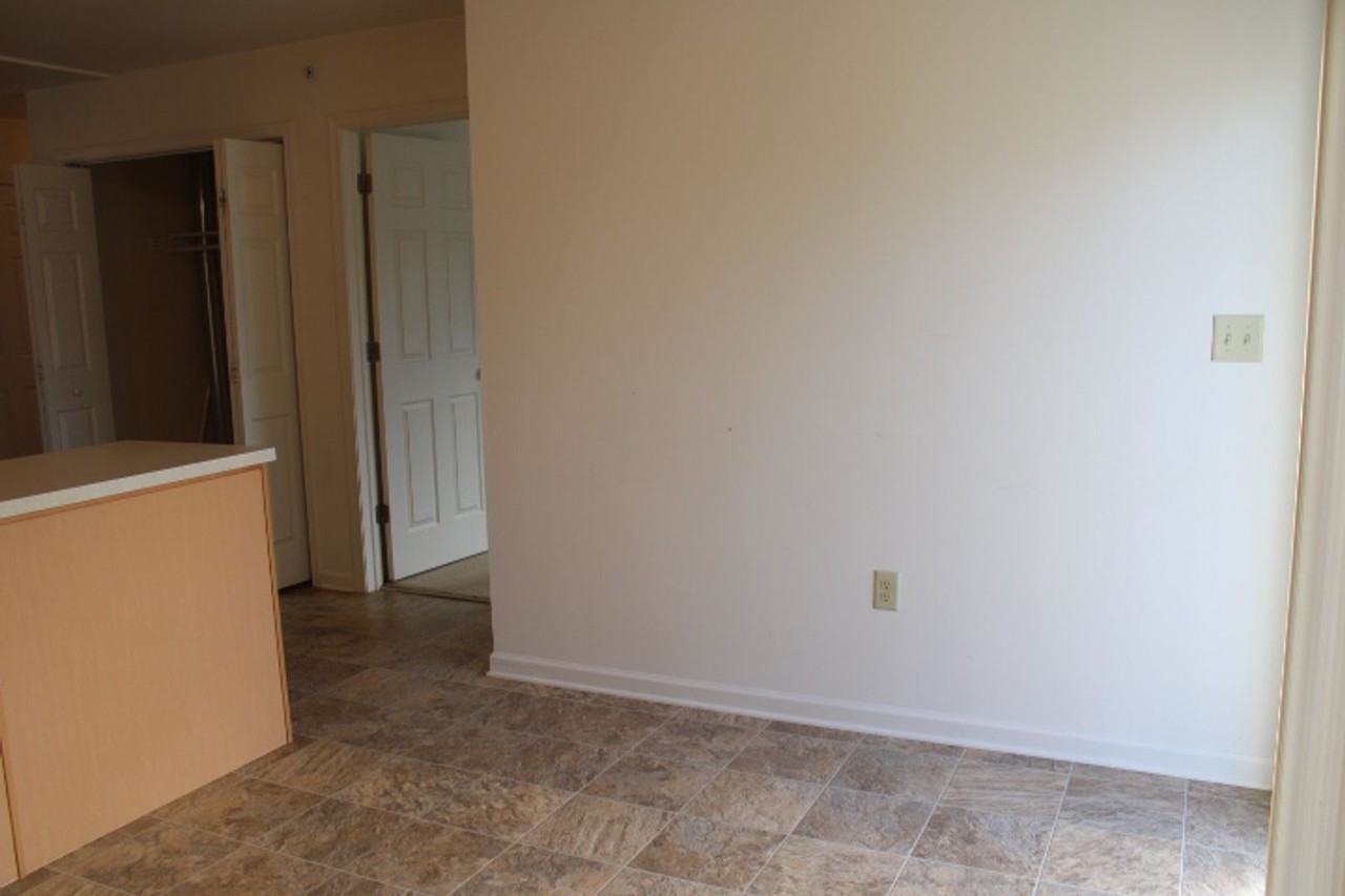 12 W High St - Photo 5 of 10