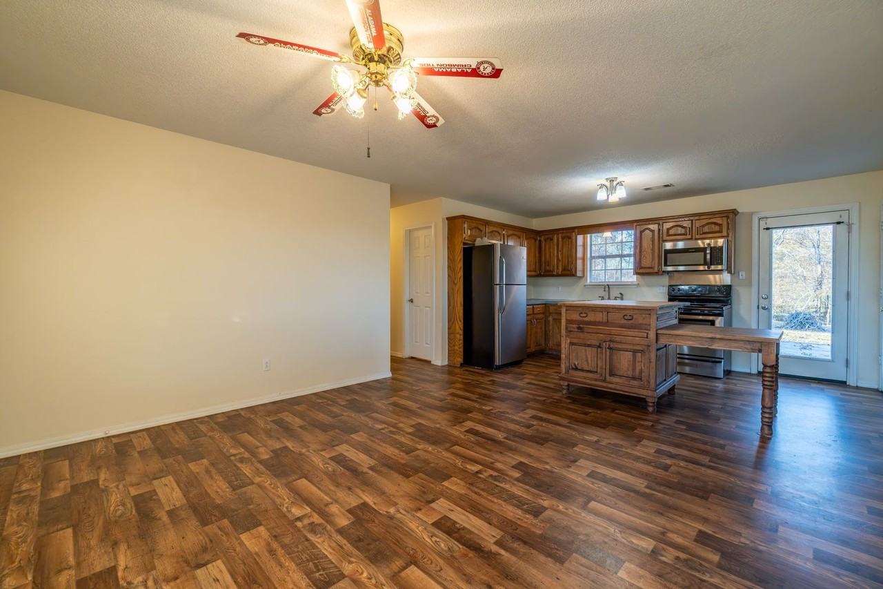4410 E Highway 10 - Photo 3 of 12