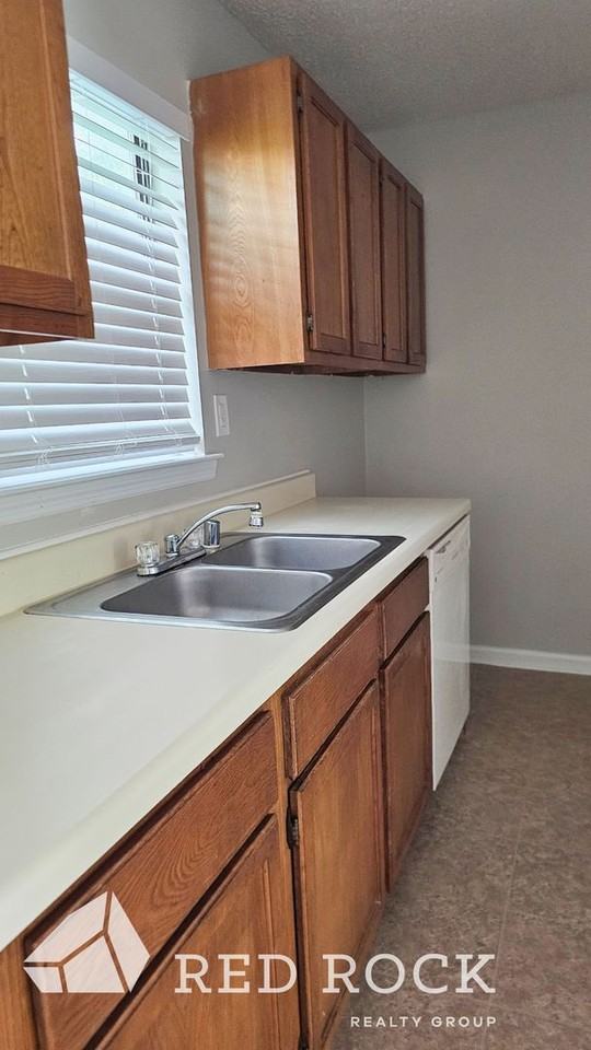 Gardendale Terrace Apartments - Photo 6 of 10