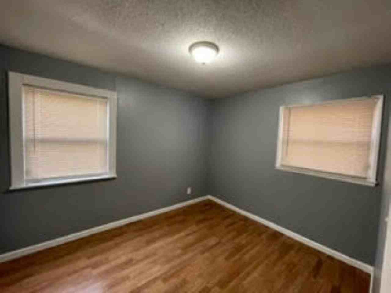 10658 Dunkeld Cir - Photo 5 of 16