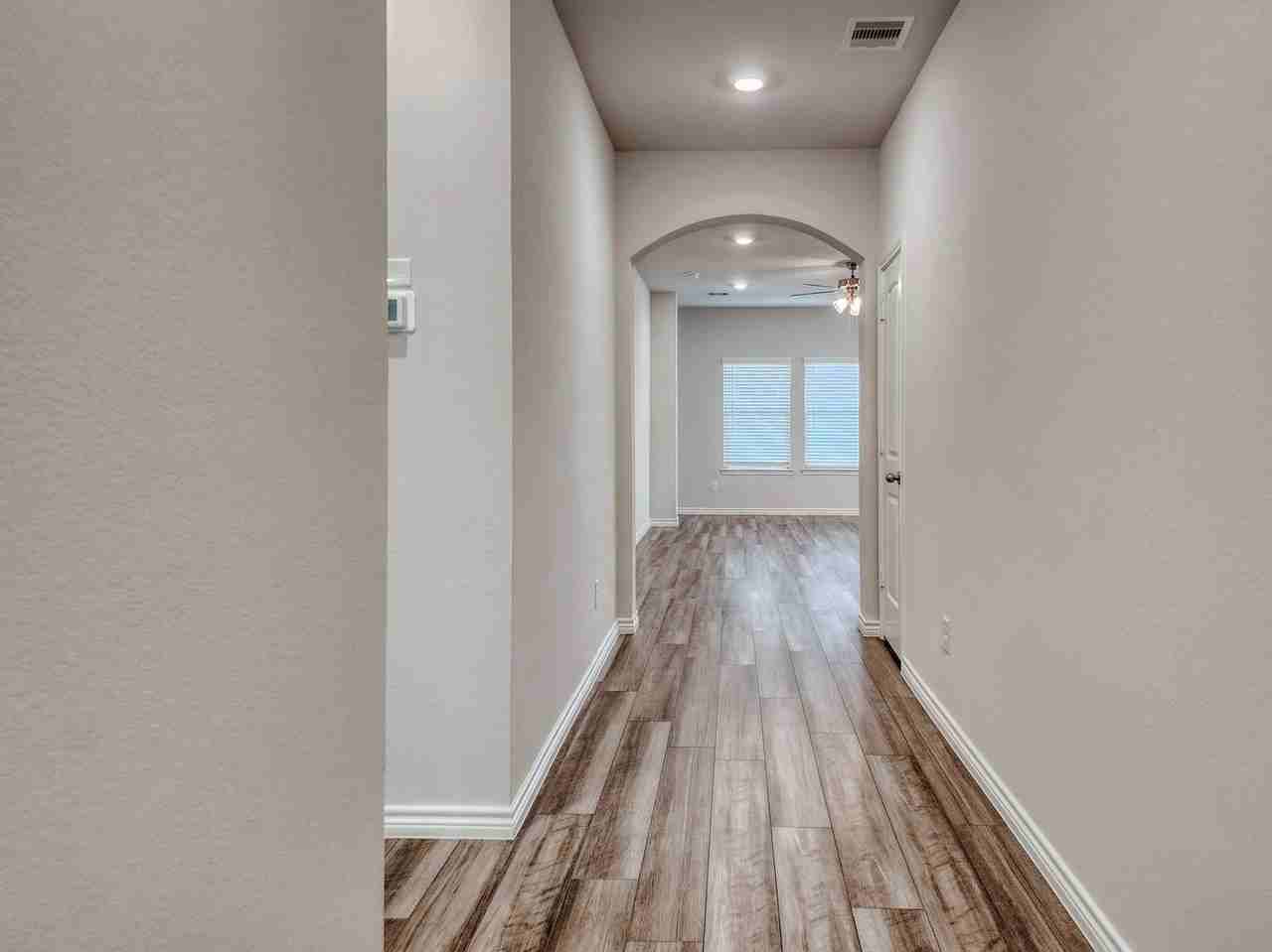 6130 Darlington Ave - Photo 2 of 31