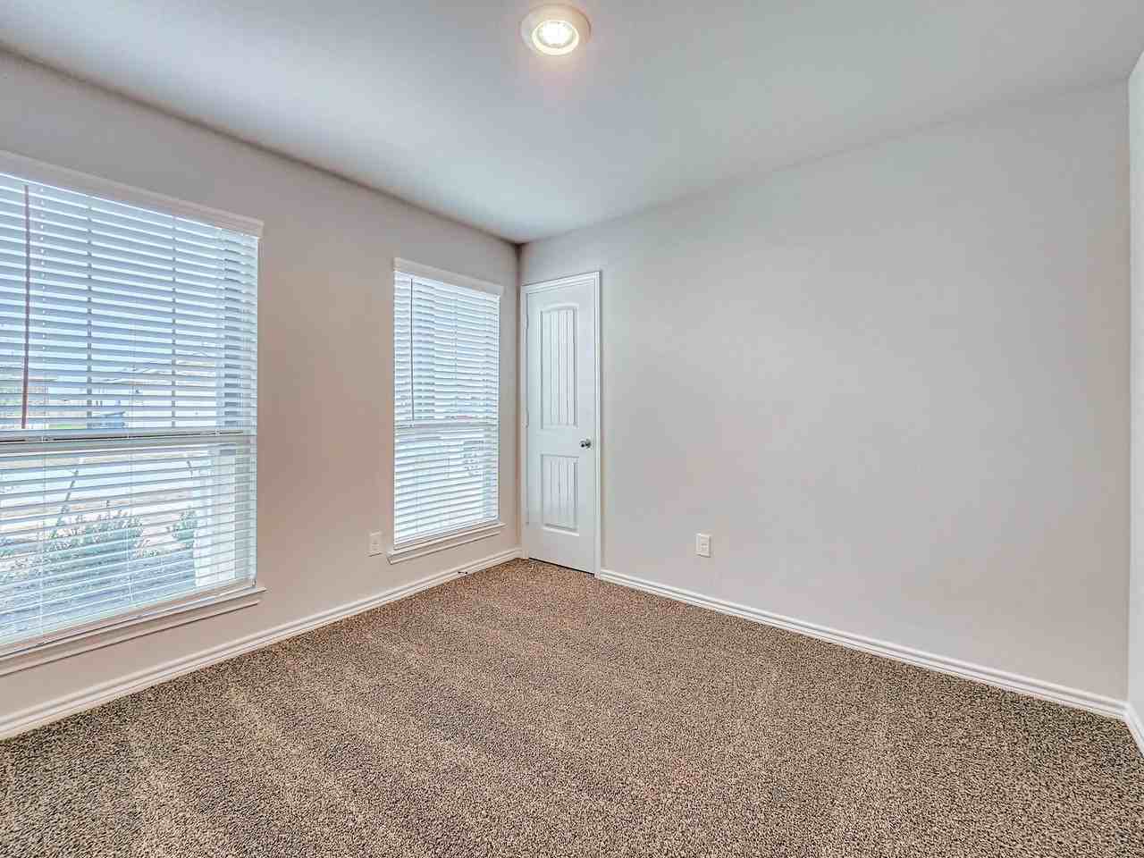 6130 Darlington Ave - Photo 3 of 31