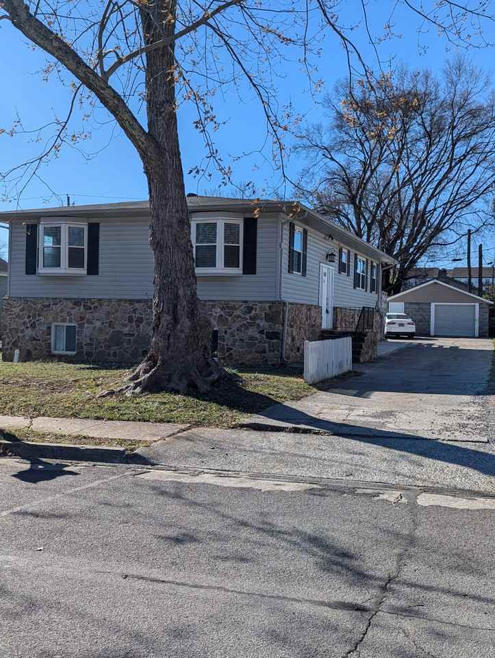 1633 Lodge St #NA - Photo 2 of 46
