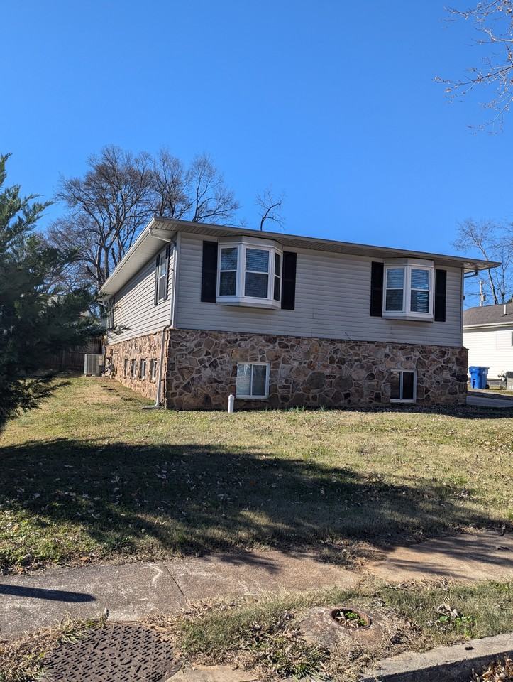 1633 Lodge St #NA - Photo 3 of 46
