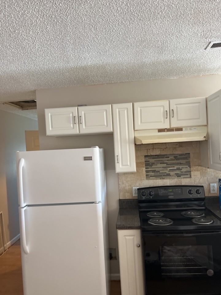 560 Pine Street - Photo 3 of 20