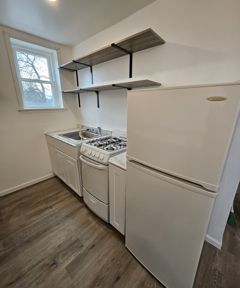 515 8th Street - Photo 3 of 12