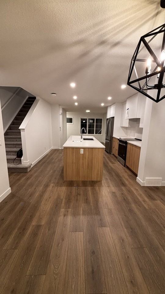 419 Union Ave Se - Photo 3 of 17
