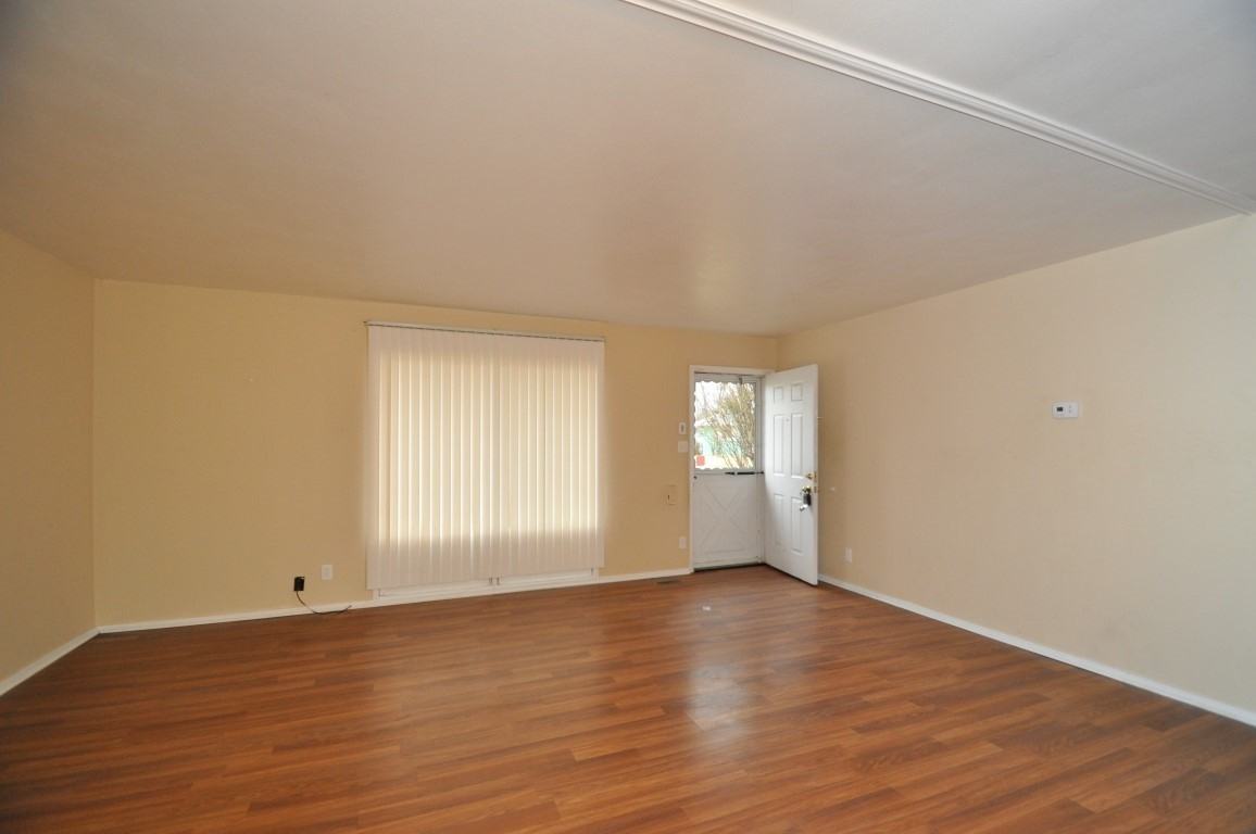 222 E Concord Ln - Photo 2 of 16