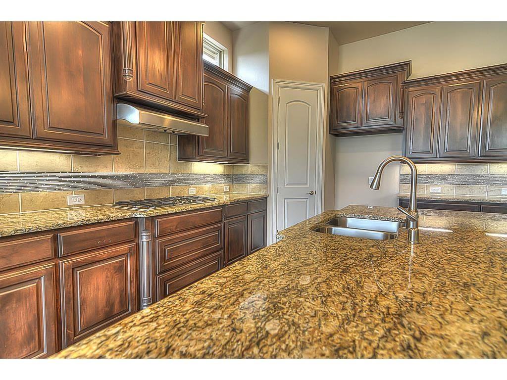 905 Sonoma Dr - Photo 2 of 25