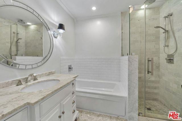 6111 Cashio St - Photo 3 of 8