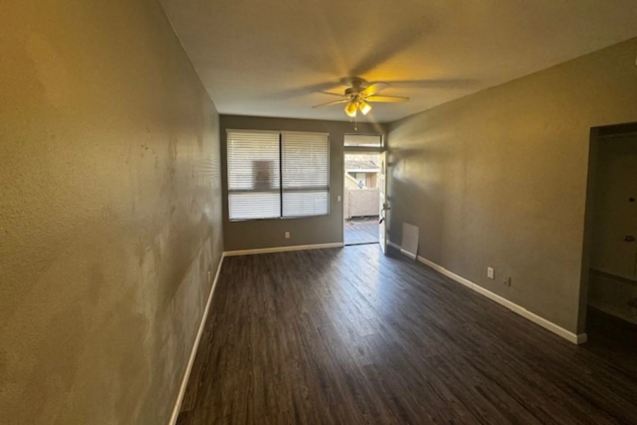 155 N Singingwood St - Photo 2 of 10