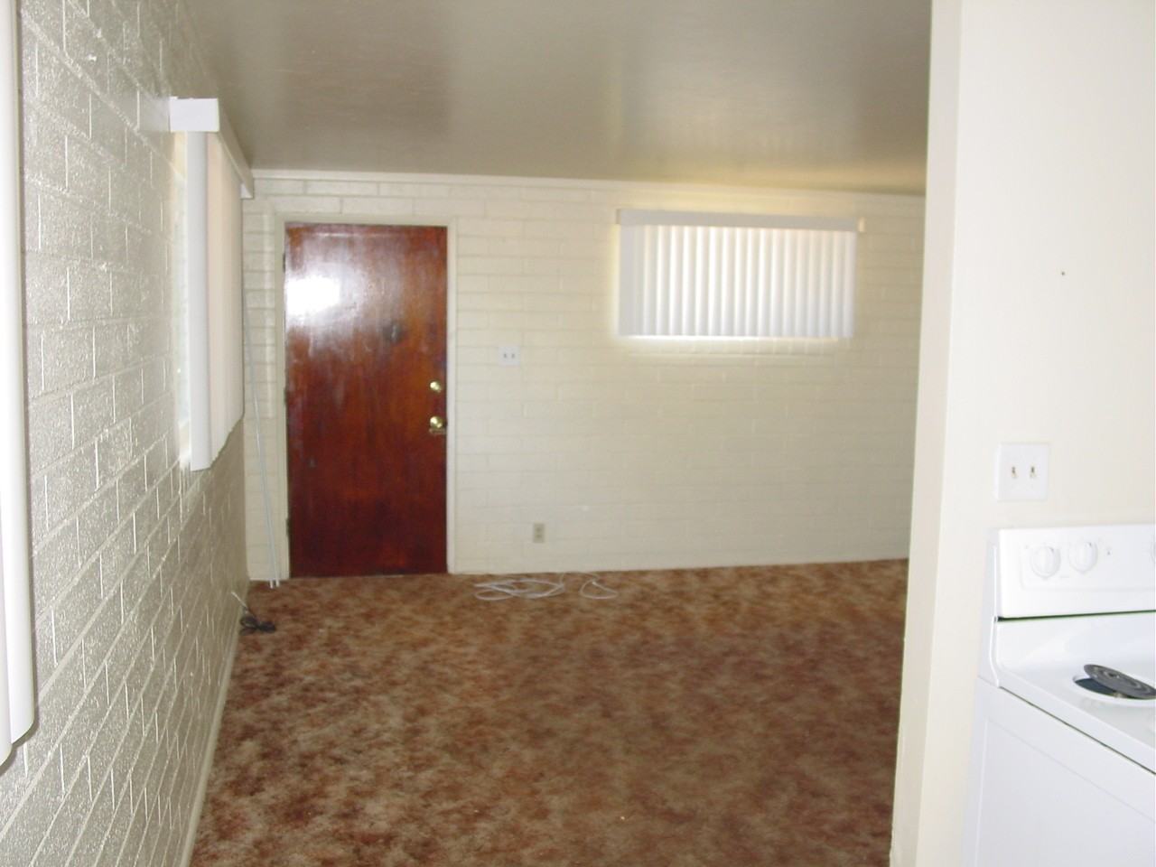 232 West Brown Drive - Photo 3 of 8