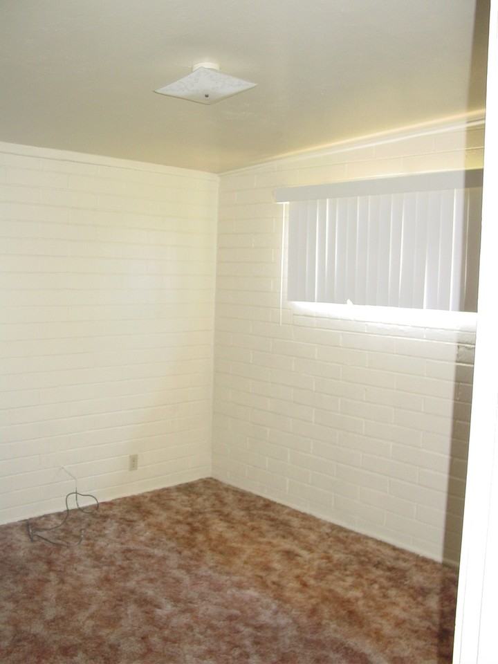 232 West Brown Drive - Photo 7 of 8