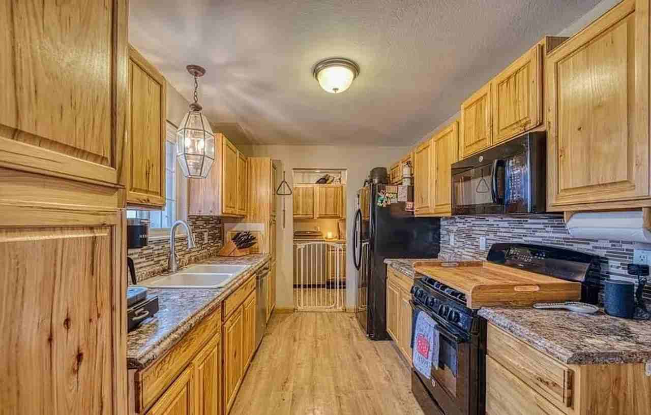 62 9th Ave - Photo 3 of 20