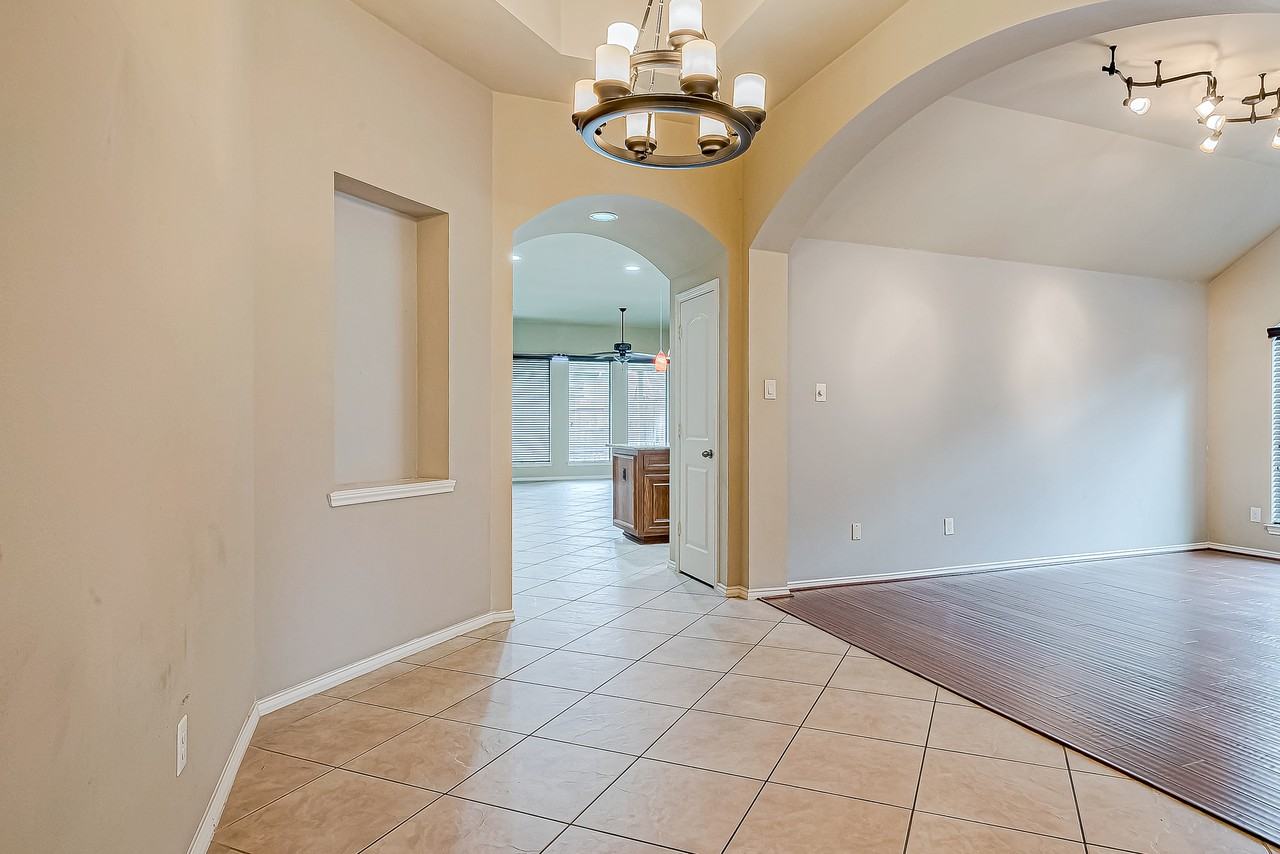 2808 Arbor Brook Ln - Photo 6 of 40