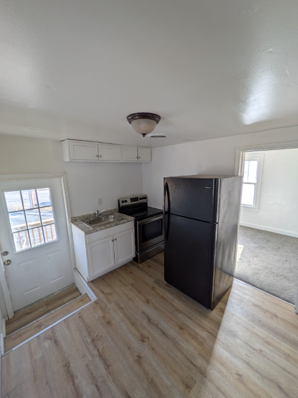 933 Ashland Rd #933-5 - Photo 3 of 9