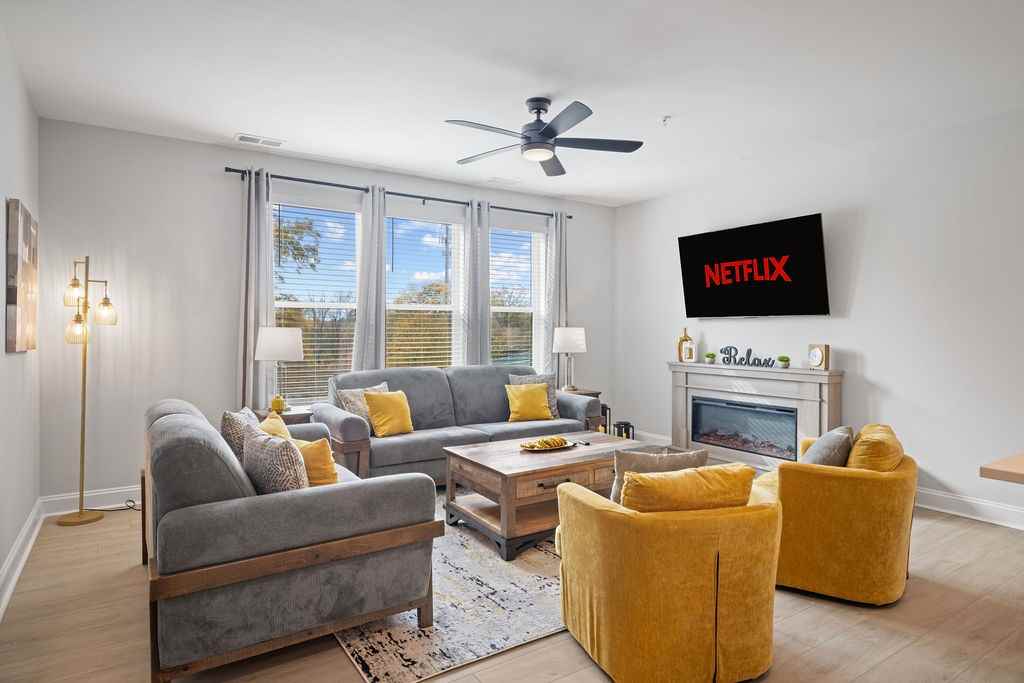 433 Wait Ave #200 - Photo 4 of 50