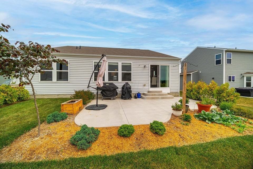 1745 Dickson Dr #NA - Photo 2 of 20