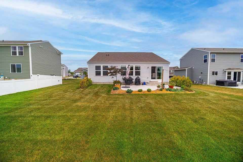 1745 Dickson Dr #NA - Photo 3 of 20