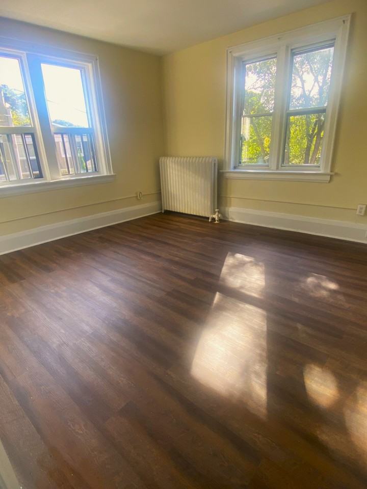 441 Kingston Road - Photo 3 of 9