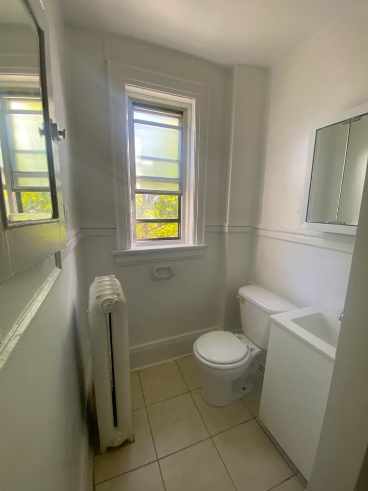 441 Kingston Road - Photo 7 of 9