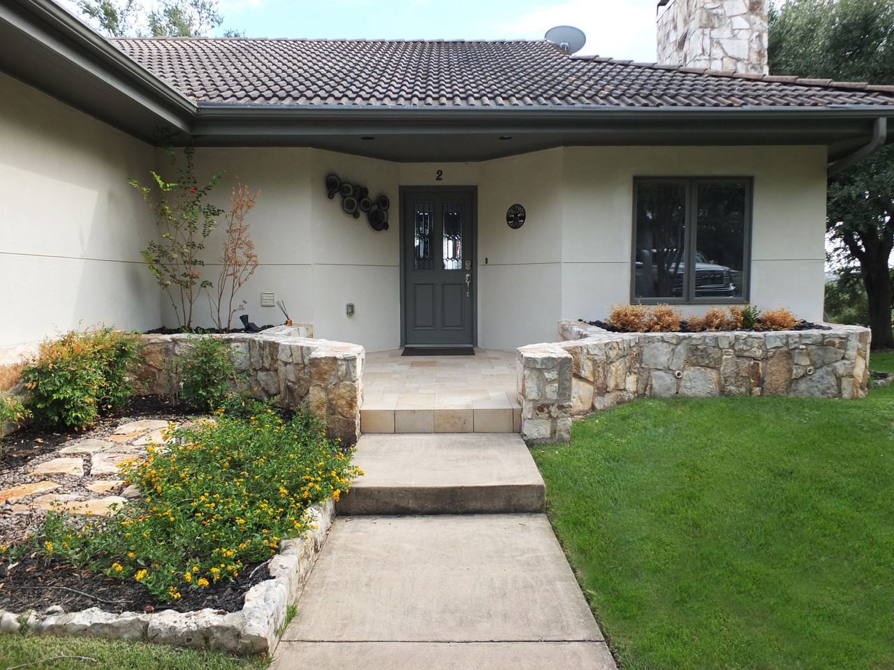 1713 Clubhouse Hill Dr #NA - Photo 2 of 21