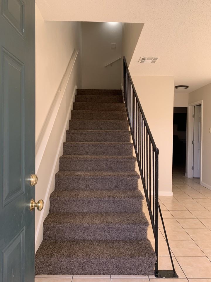 2512 Harvard Ave #C - Photo 3 of 17