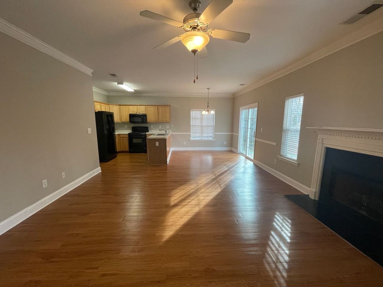 202 Cole Ct - Photo 3 of 27