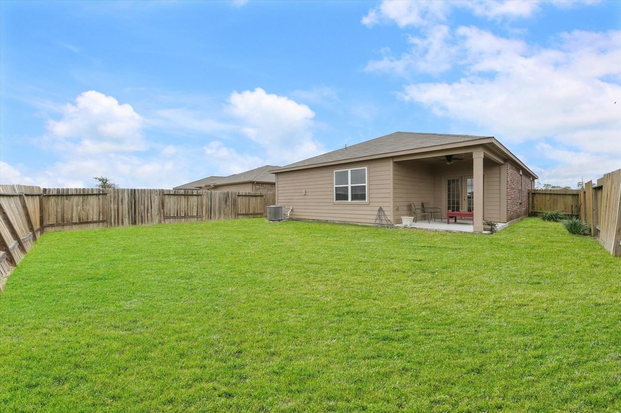 12026 Pearl Dr - Photo 2 of 22