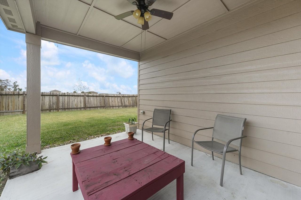 12026 Pearl Dr - Photo 3 of 22
