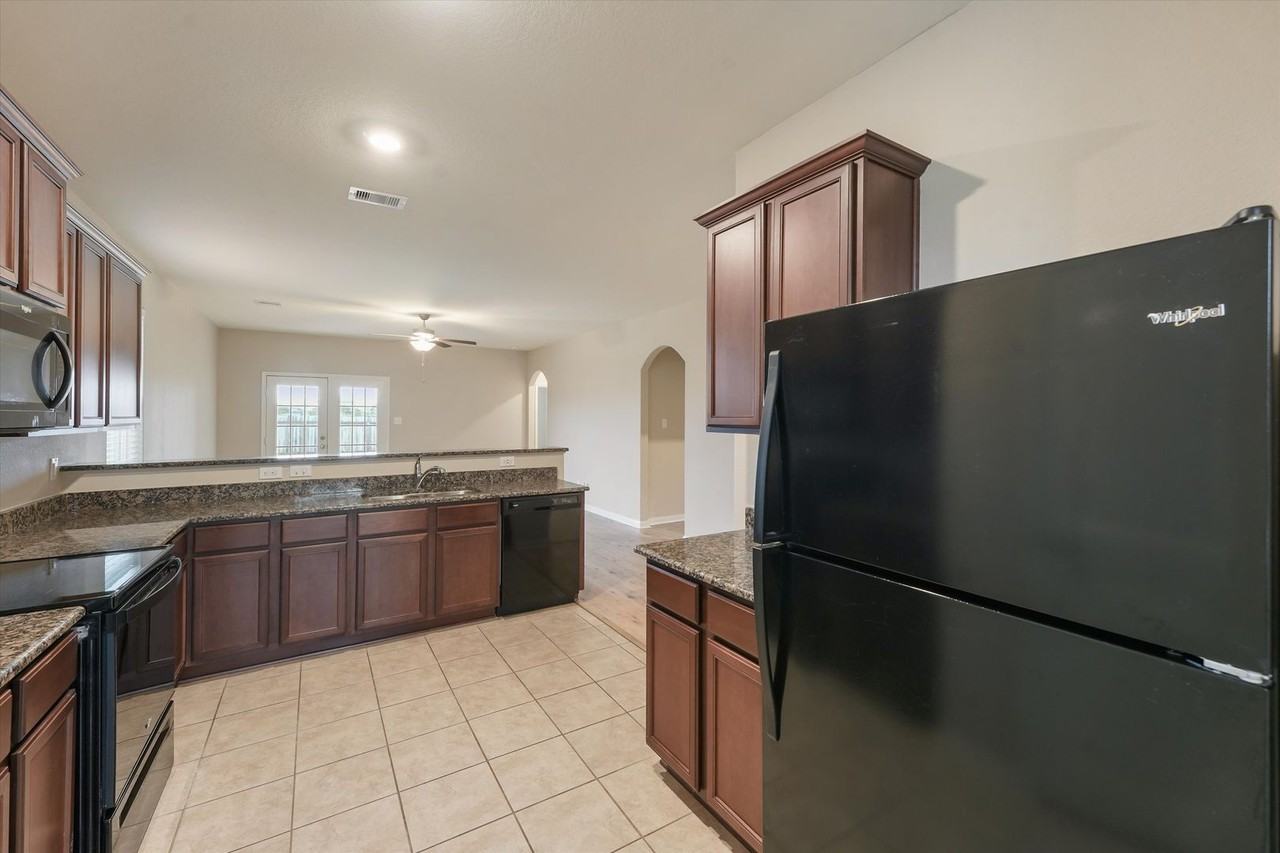 12026 Pearl Dr - Photo 5 of 22