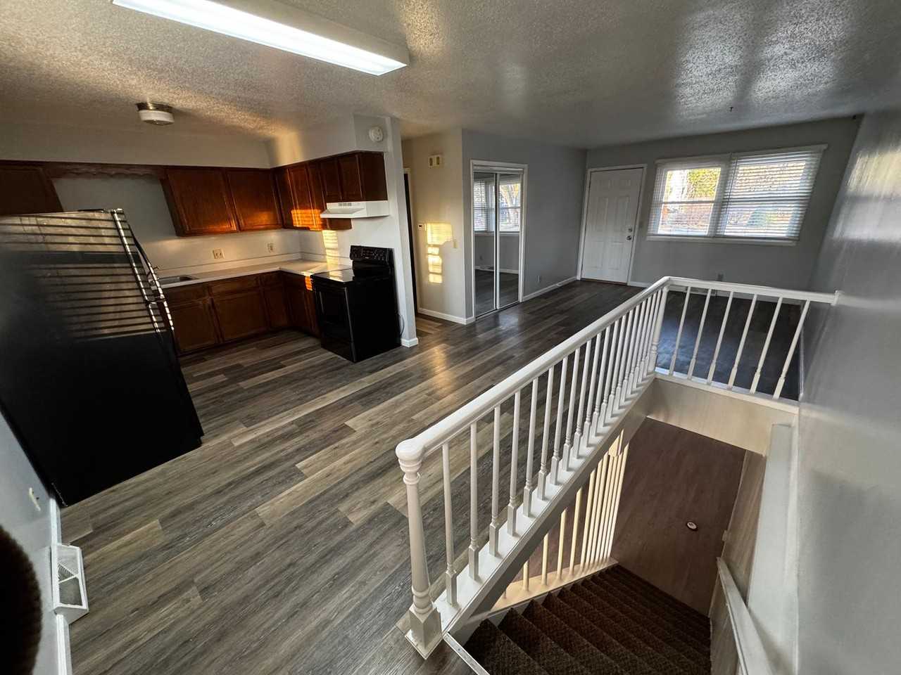 702 30th St - Photo 2 of 24