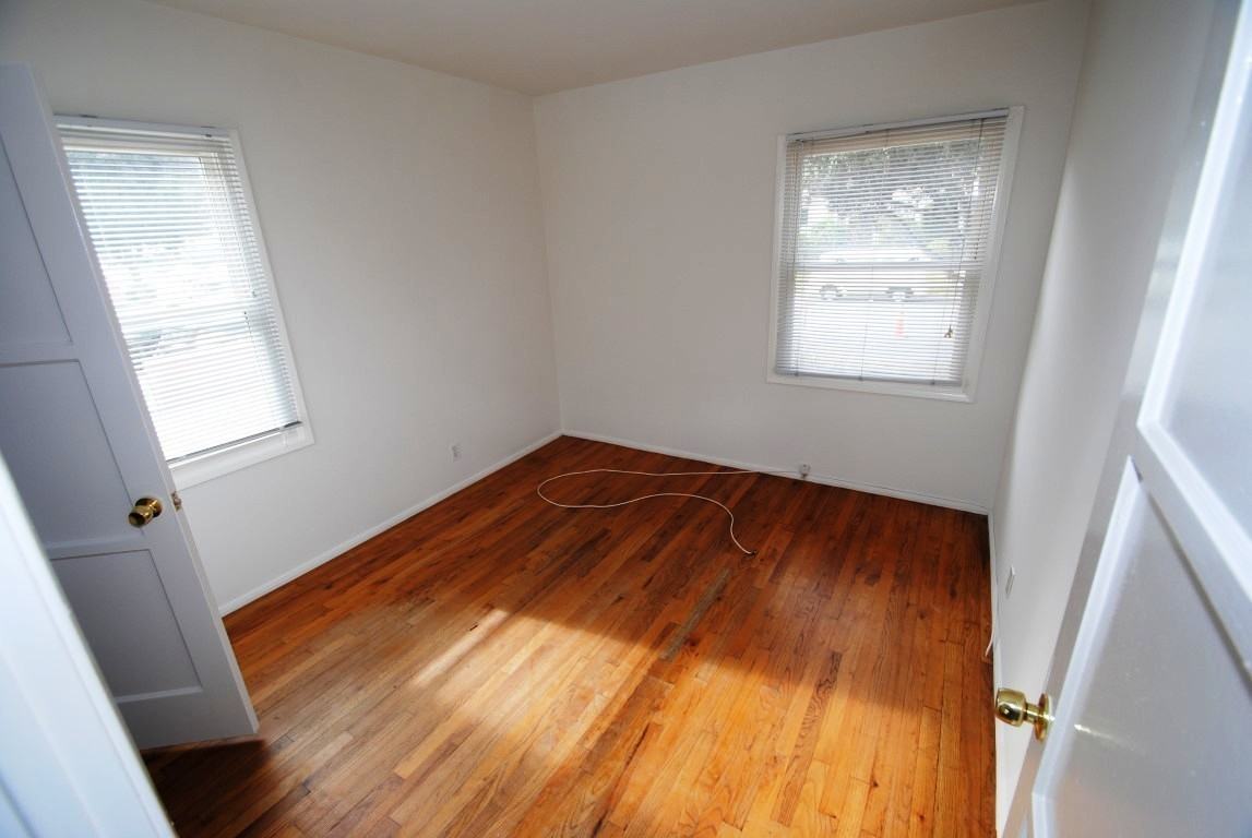 5052 Fidler Ave - Photo 7 of 13