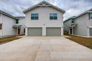 featured image of 10338 Lynwood Br