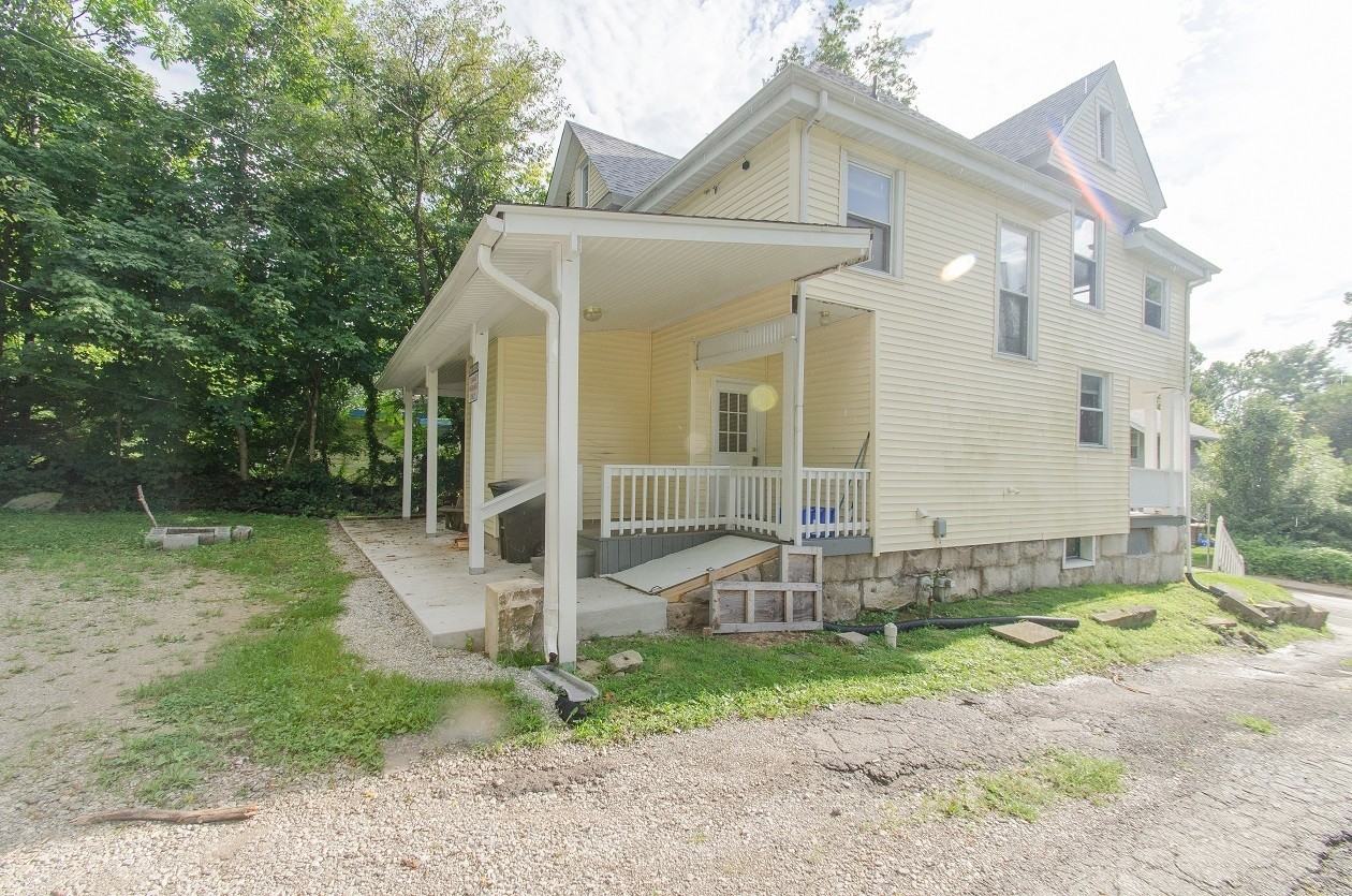 517 S Lincoln St - Photo 3 of 15