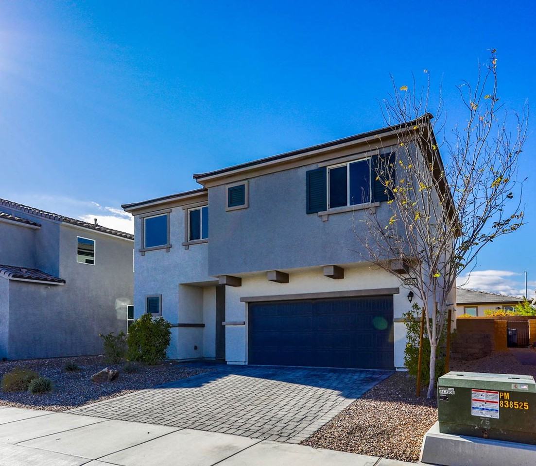 5413 Desert Mirage St - Photo 3 of 38