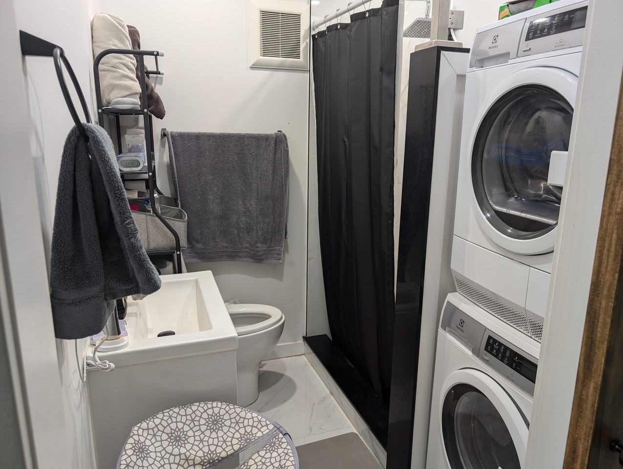 3138 Dundas Street West - Photo 3 of 16