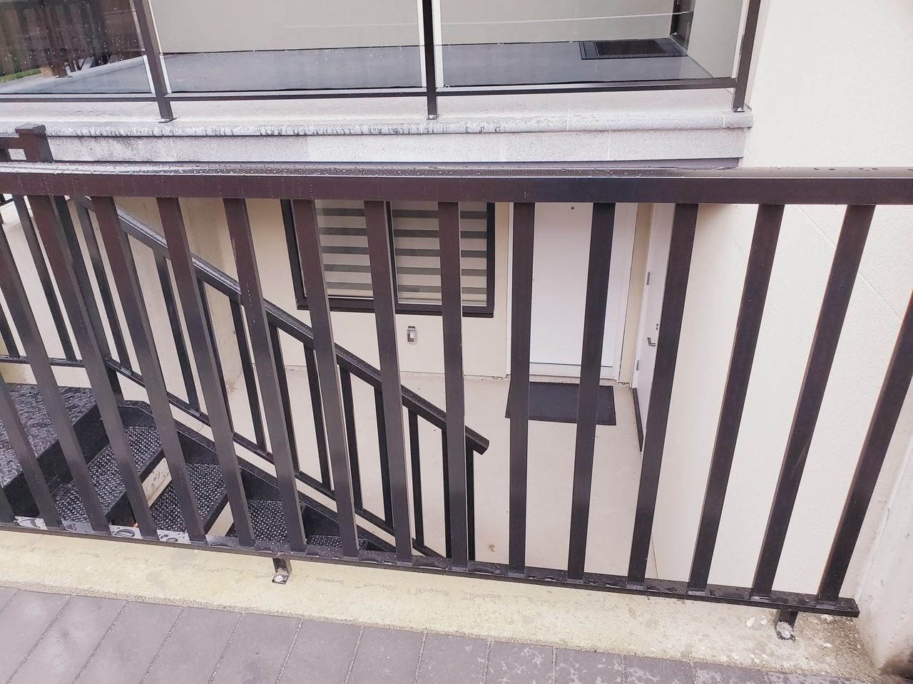 432 Draycott Street - Photo 3 of 13