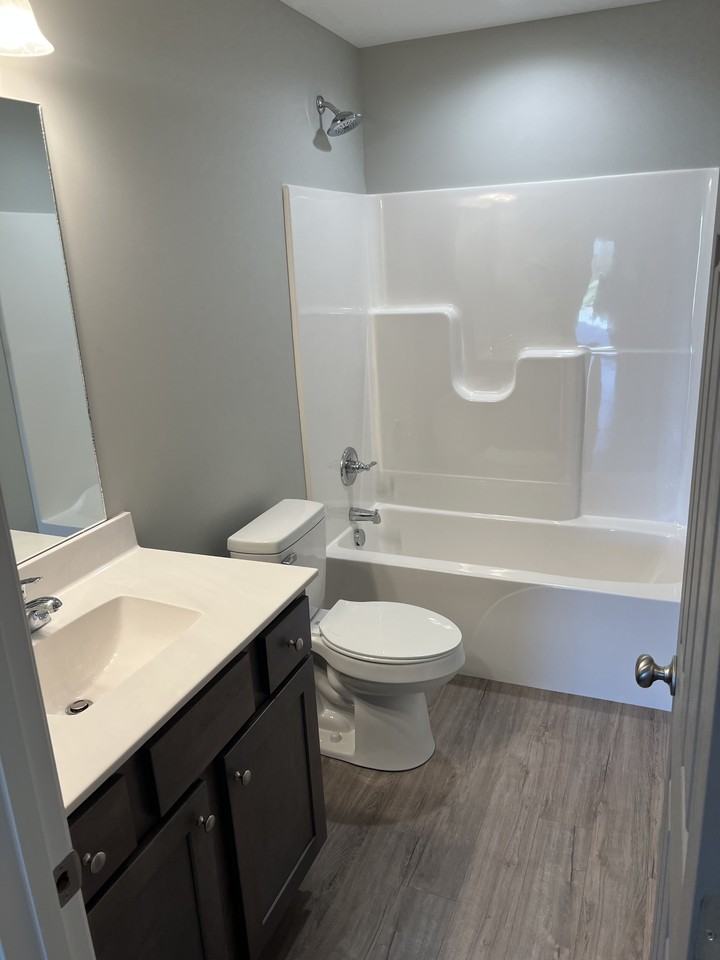 102 E Otis Cir - Photo 5 of 9