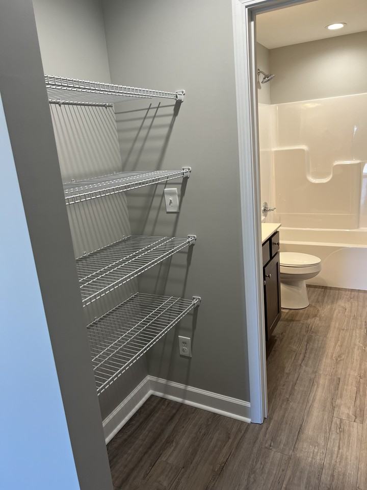 102 E Otis Cir - Photo 6 of 9