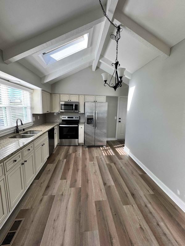 546 North St - Photo 2 of 17