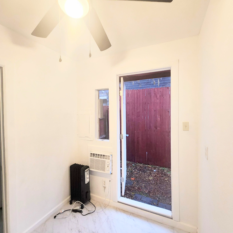 1533 Bosque Dr - Photo 4 of 8